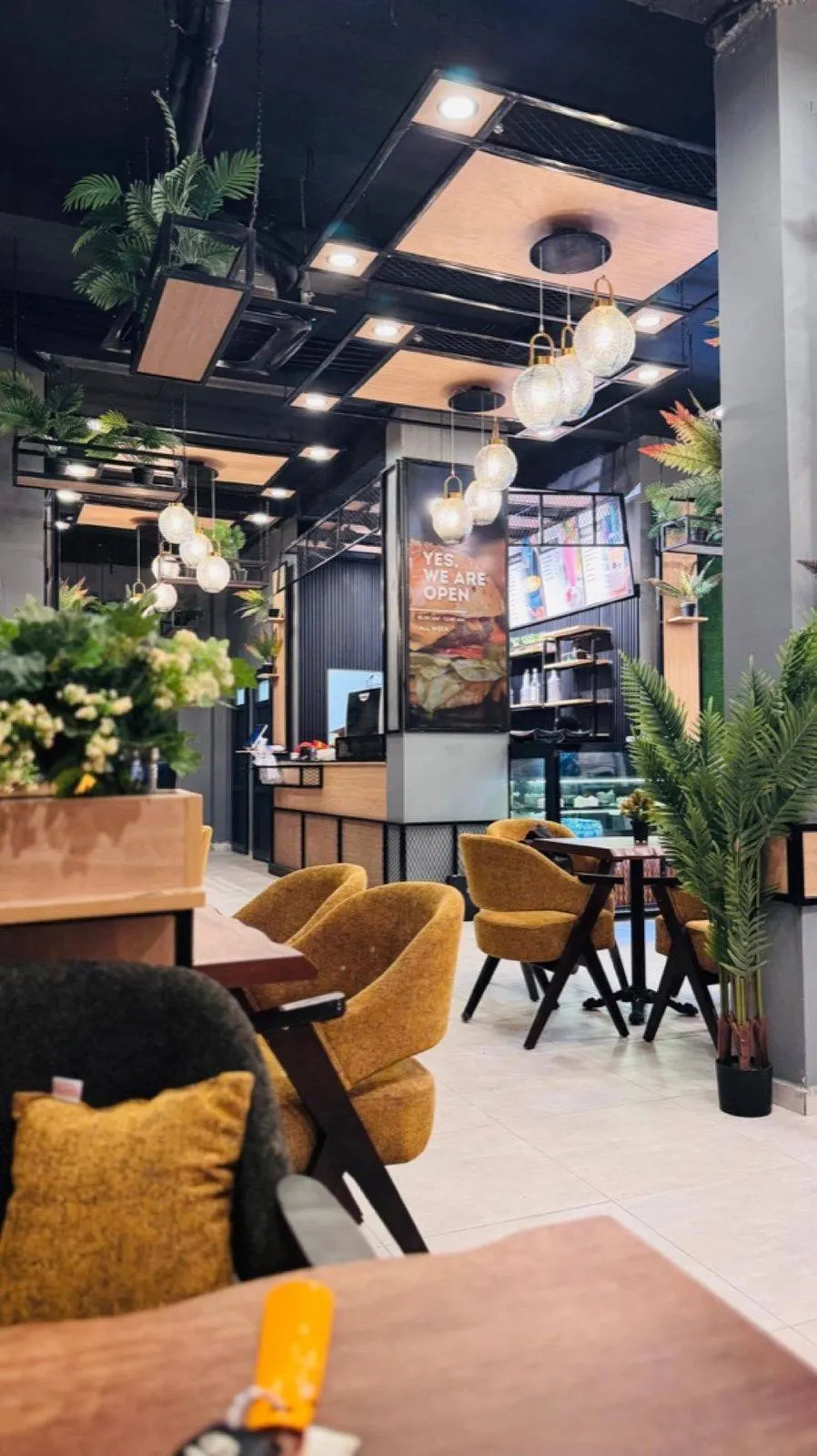 Silver Coffee Shibis interior